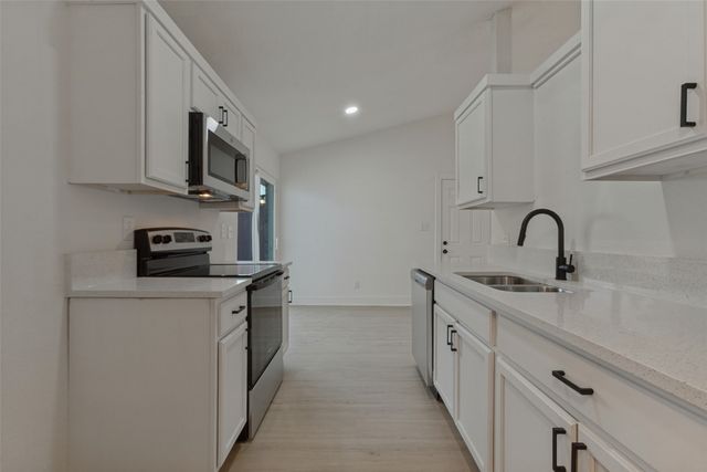 909 Maydelle Lane, Garland, TX 75042