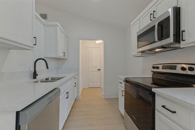 909 Maydelle Lane, Garland, TX 75042