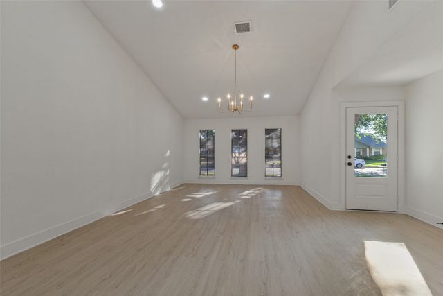 909 Maydelle Lane, Garland, TX 75042
