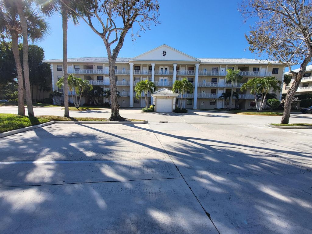 3511 Village Boulevard 403, West Palm Beach, FL 33409