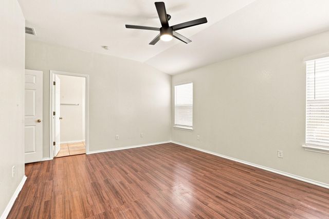 338 Oxford DR, Kyle, TX 78640