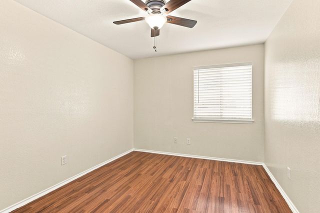 338 Oxford DR, Kyle, TX 78640