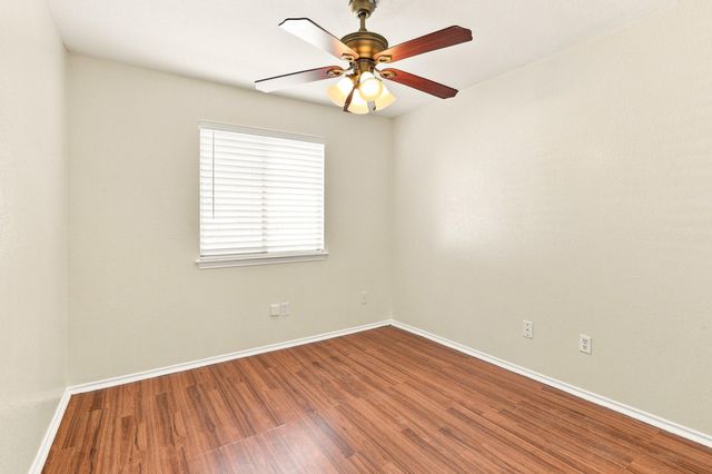 338 Oxford DR, Kyle, TX 78640