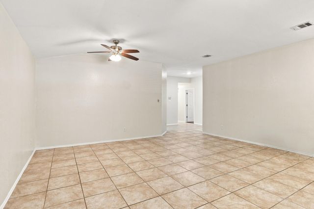 338 Oxford DR, Kyle, TX 78640