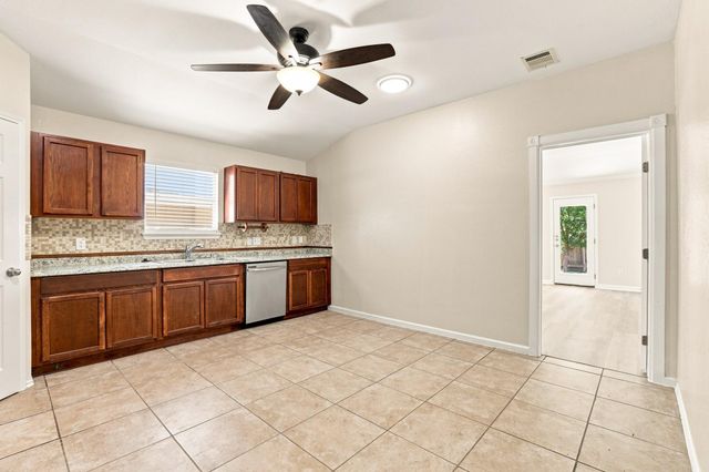 338 Oxford DR, Kyle, TX 78640
