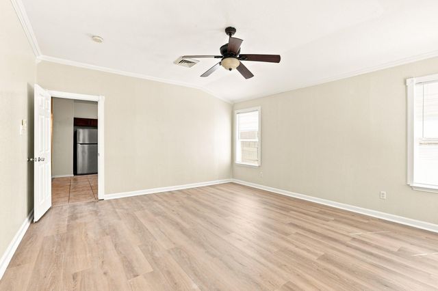 338 Oxford DR, Kyle, TX 78640