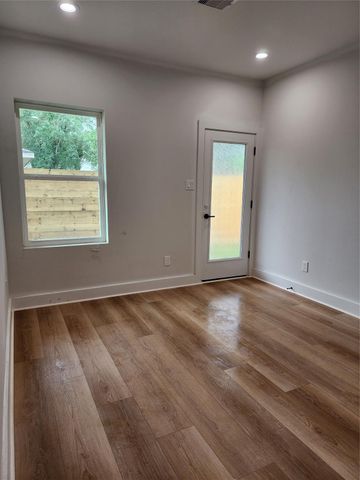 10926 Ivyridge Road B, Houston, TX 77043