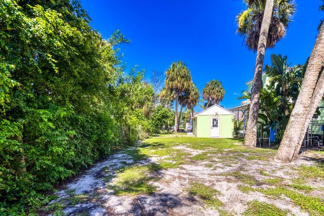 13607 S Indian River Drive, Jensen Beach, FL 34957