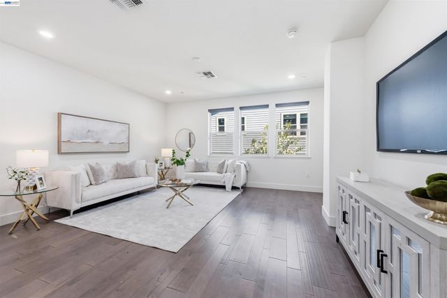 4170 Midlands Ct, Dublin, CA 94568