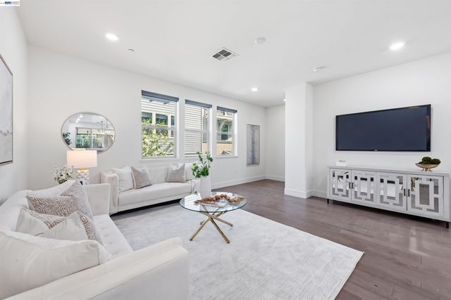 4170 Midlands Ct, Dublin, CA 94568