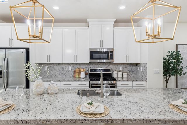 4170 Midlands Ct, Dublin, CA 94568