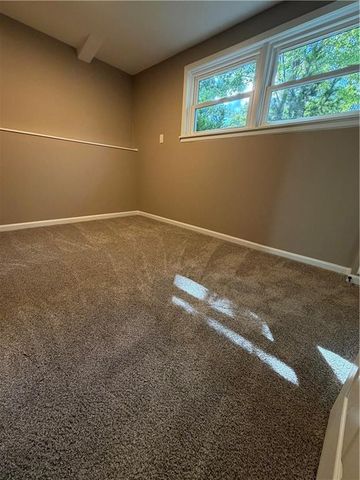 5829 N Norton Avenue, Gladstone, MO 64119