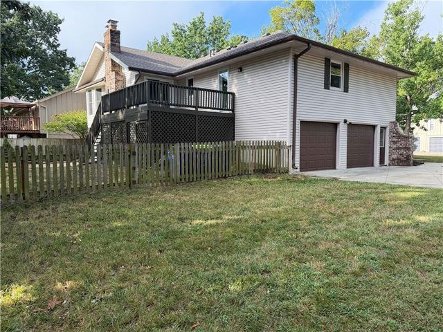 5829 N Norton Avenue, Gladstone, MO 64119