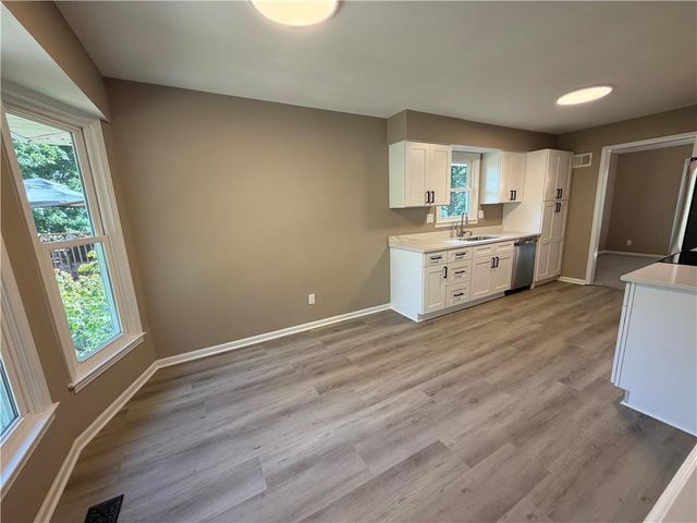 5829 N Norton Avenue, Gladstone, MO 64119