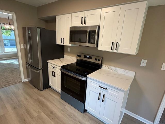5829 N Norton Avenue, Gladstone, MO 64119