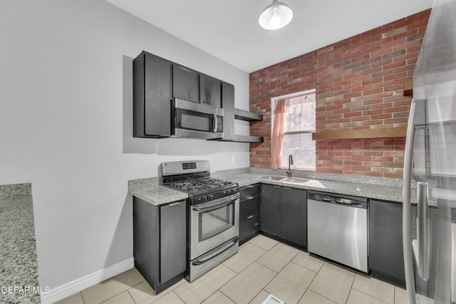1305 E RIO GRANDE Avenue, El Paso, TX 79902