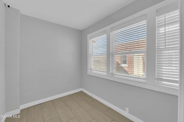 1305 E RIO GRANDE Avenue, El Paso, TX 79902
