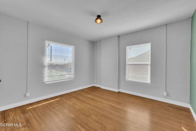 1305 E RIO GRANDE Avenue, El Paso, TX 79902