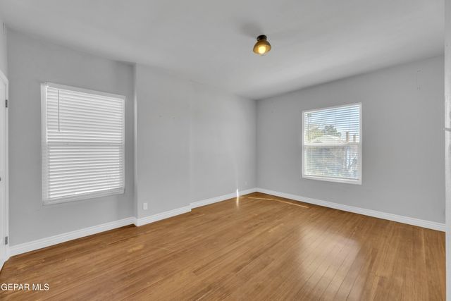 1305 E RIO GRANDE Avenue, El Paso, TX 79902