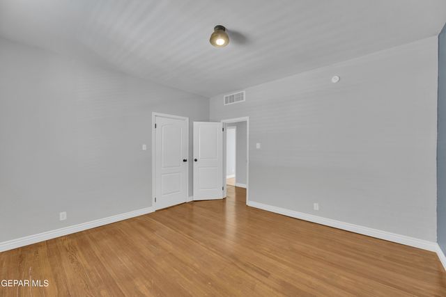 1305 E RIO GRANDE Avenue, El Paso, TX 79902