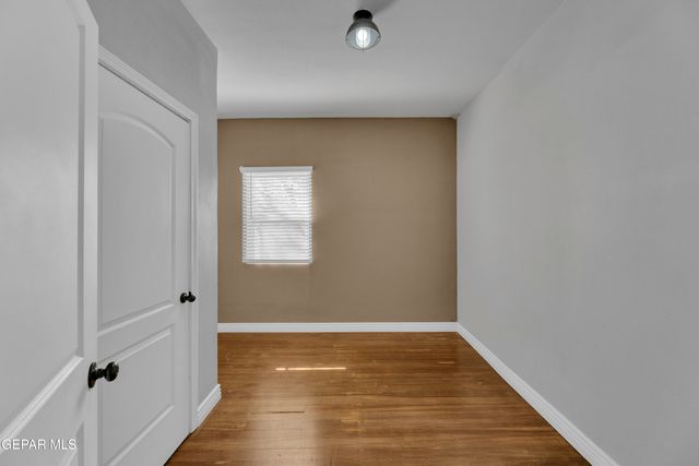 1305 E RIO GRANDE Avenue, El Paso, TX 79902