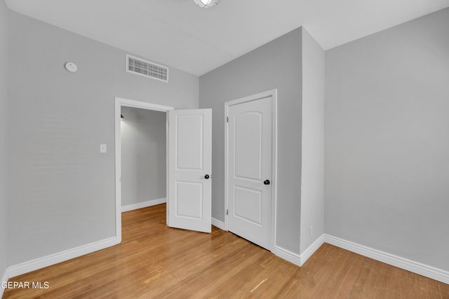 1305 E RIO GRANDE Avenue, El Paso, TX 79902