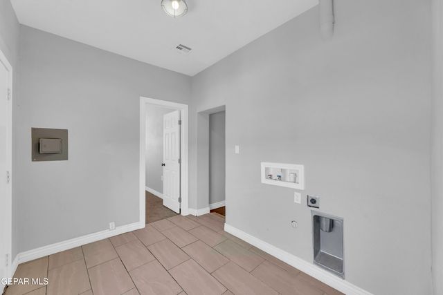1305 E RIO GRANDE Avenue, El Paso, TX 79902