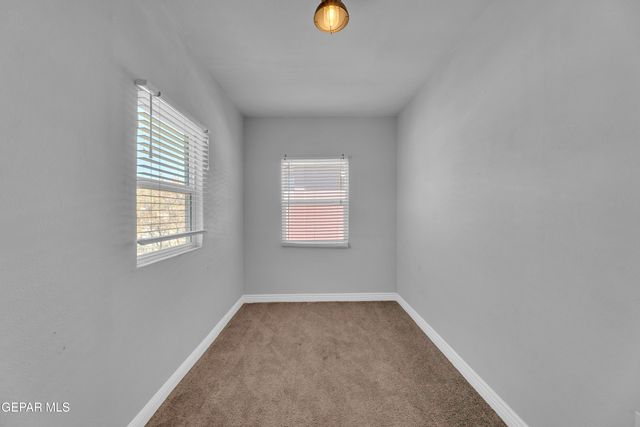 1305 E RIO GRANDE Avenue, El Paso, TX 79902