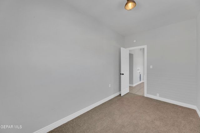 1305 E RIO GRANDE Avenue, El Paso, TX 79902