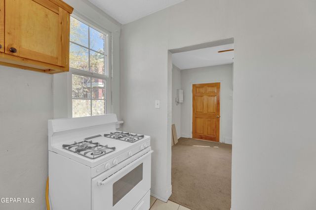 1305 E RIO GRANDE Avenue, El Paso, TX 79902