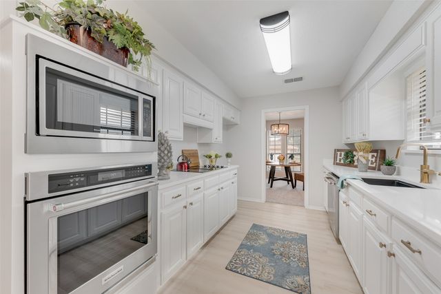 4336 Longmeadow Way, Fort Worth, TX 76133