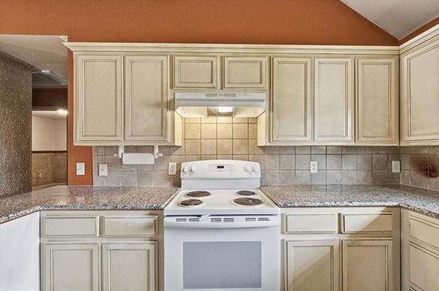 1921 NW 176th Street, Edmond, OK 73012
