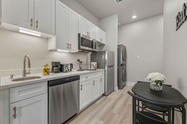 4229 Elmwood Street B, Houston, TX 77051