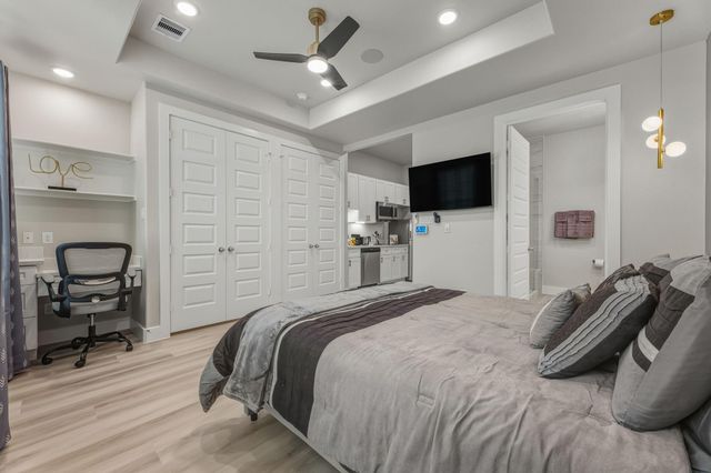 4229 Elmwood Street B, Houston, TX 77051