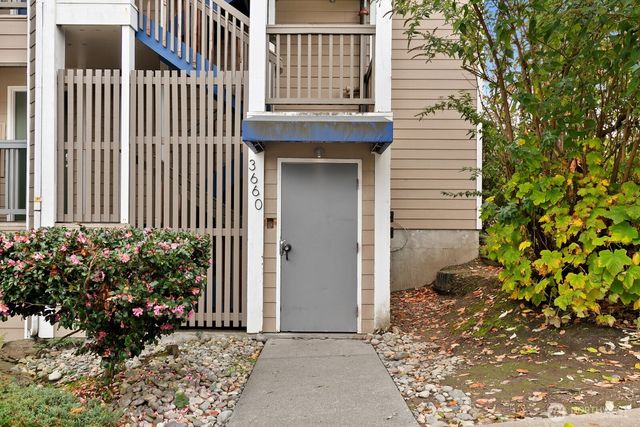 3660 Whitman Avenue N, Seattle, WA 98103