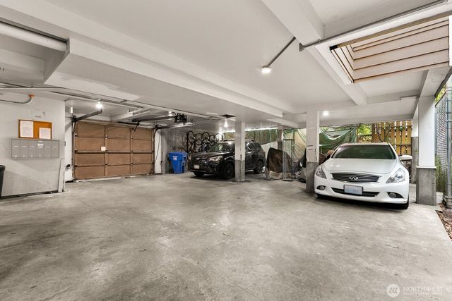 3660 Whitman Avenue N, Seattle, WA 98103