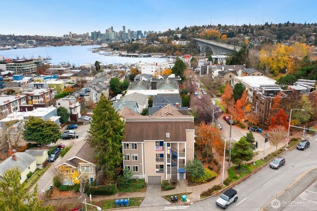 3660 Whitman Avenue N, Seattle, WA 98103