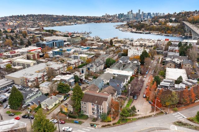 3660 Whitman Avenue N, Seattle, WA 98103