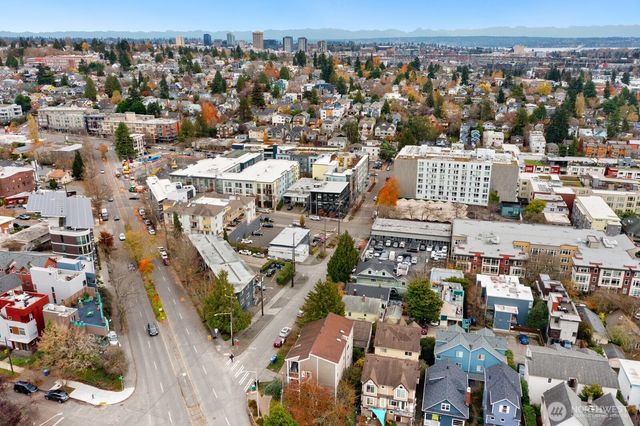 3660 Whitman Avenue N, Seattle, WA 98103