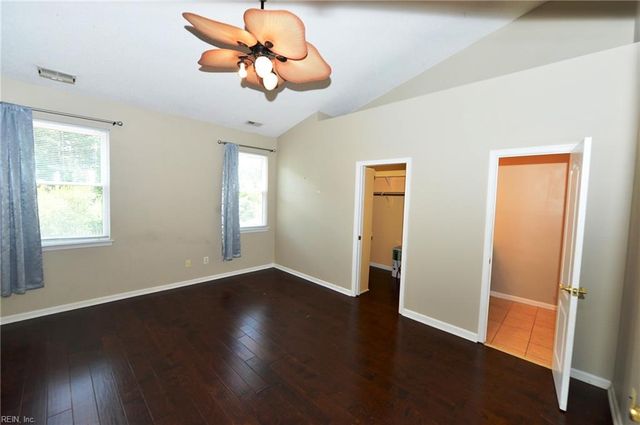 517 Whisper WALK, Chesapeake, VA 23322