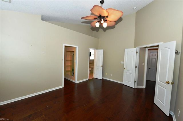 517 Whisper WALK, Chesapeake, VA 23322