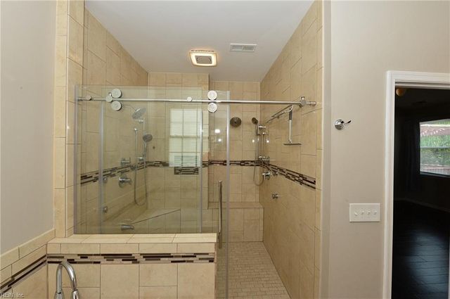 517 Whisper WALK, Chesapeake, VA 23322