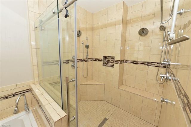 517 Whisper WALK, Chesapeake, VA 23322