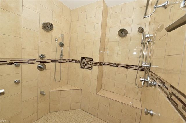 517 Whisper WALK, Chesapeake, VA 23322