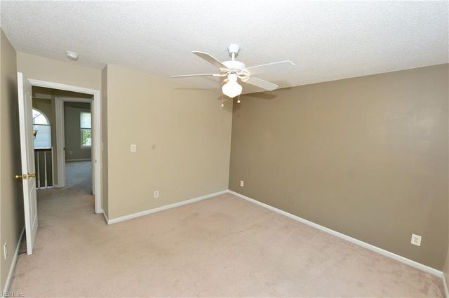 517 Whisper WALK, Chesapeake, VA 23322