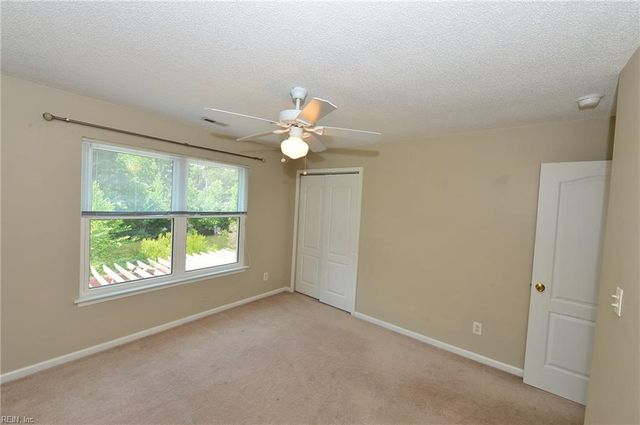 517 Whisper WALK, Chesapeake, VA 23322