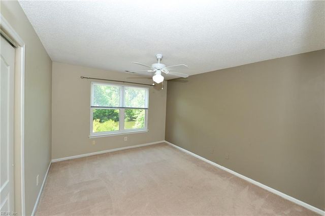 517 Whisper WALK, Chesapeake, VA 23322