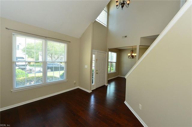 517 Whisper WALK, Chesapeake, VA 23322