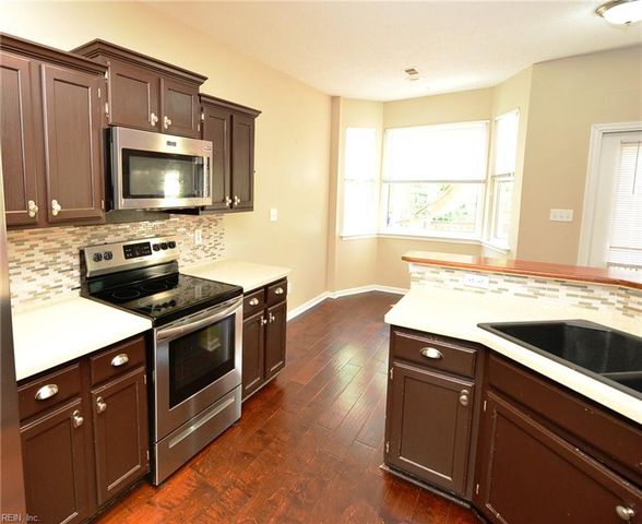 517 Whisper WALK, Chesapeake, VA 23322