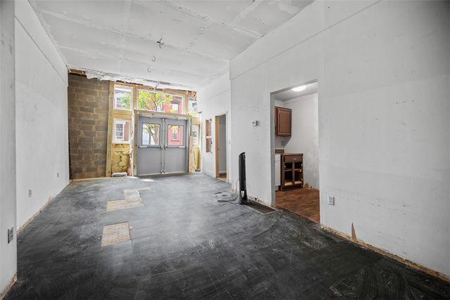 23 Seneca St, Downtown Pgh, PA 15219